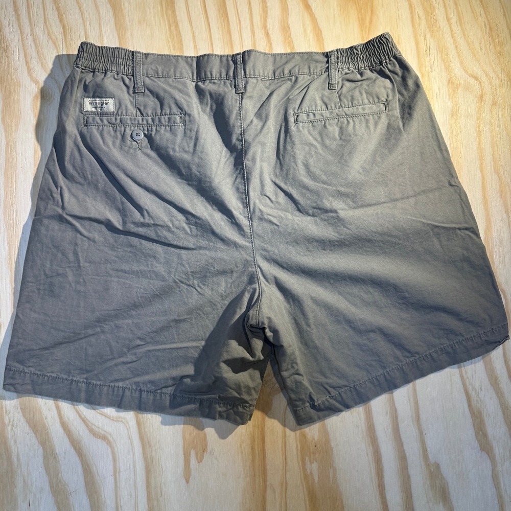 Wrangler Men's Comfort Flex Elastic Waist Chino Shorts Grey Cotton Bottoms Sz 40